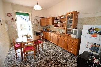 Appartamento al piano rialzato con cortile privato