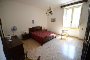 House on 2 independent levels in Alghero center