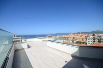New penthouse with sea view in Alghero