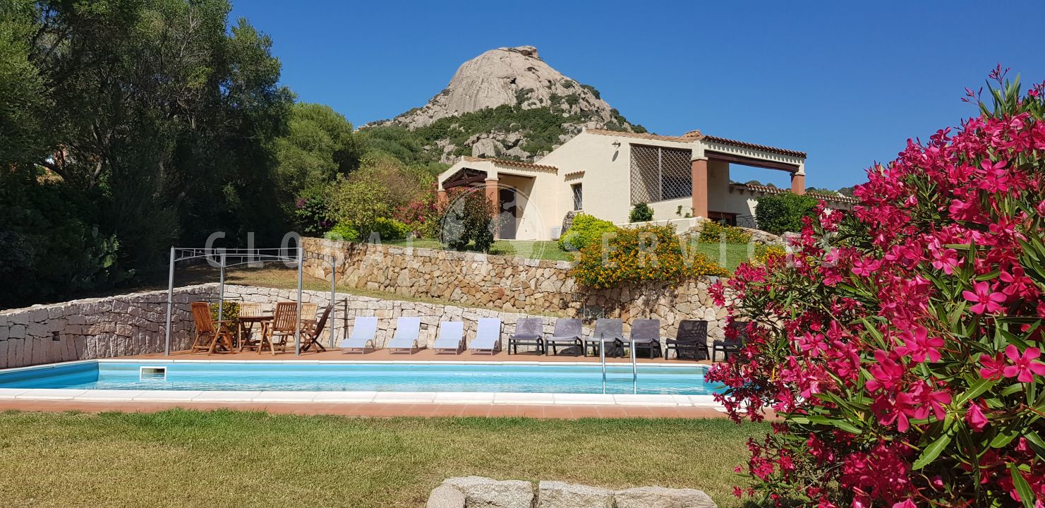 Villa a Baia Sardinia con dependance