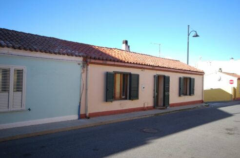 Casa indipendente San Pantaleo centro