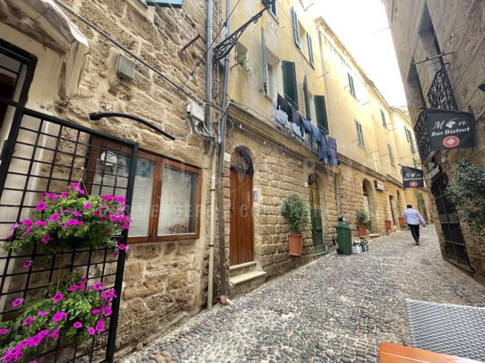 Appartamento da ristrutturare pressi piazza Civica