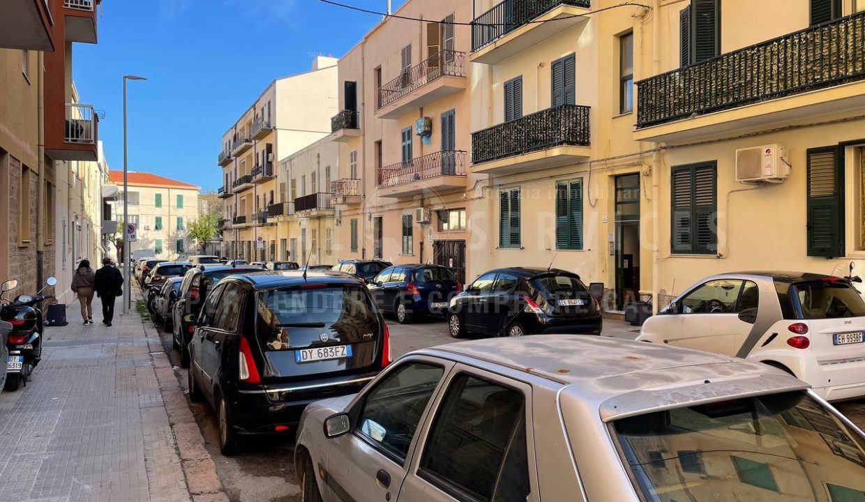 Via Carmen Dore 55 Locale Commerciale (2)