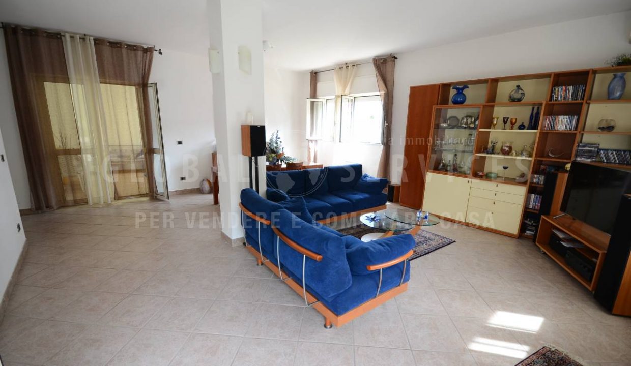 Ampio appartamento con ingresso indipendente