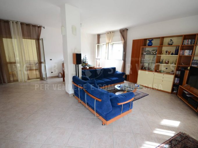 Ampio appartamento con ingresso indipendente