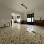Bel locale commerciale via Cravellet