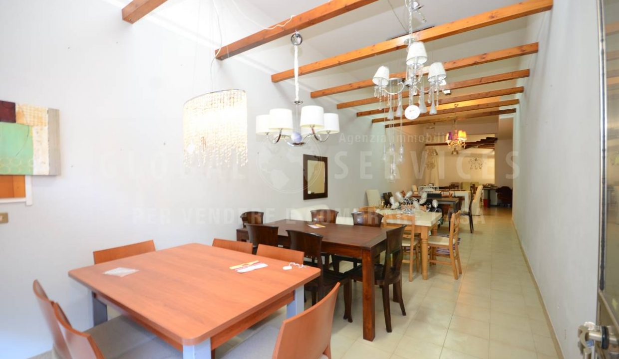 Locale in via Verdi