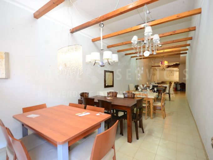 Locale in via Verdi