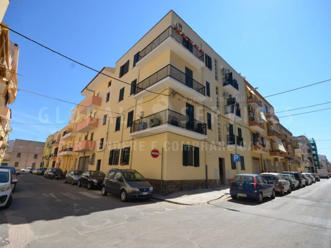 Trilocale con cortile