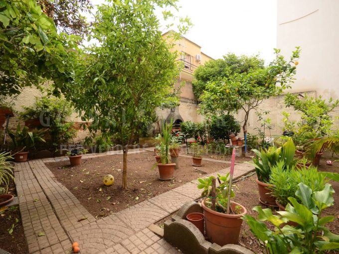 Appartamento con ampio cortile