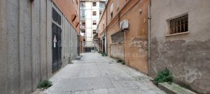 Magazzino su più livelli in zona semicentrale