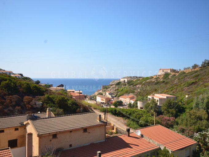 Ristrutturato appartamento vista mare