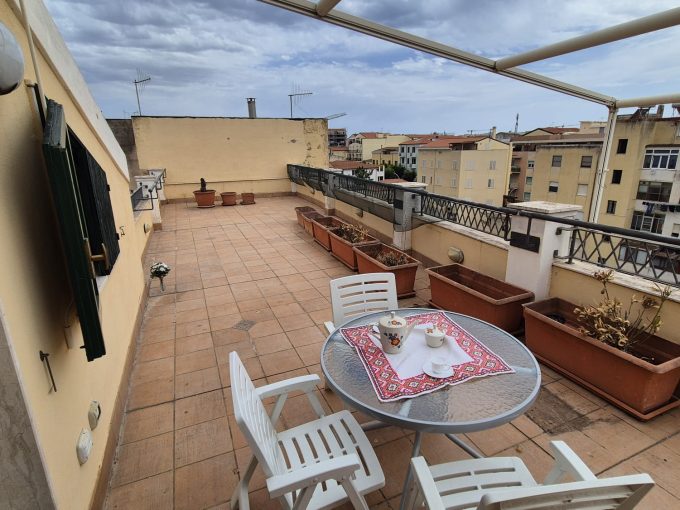Luminosa mansarda con terrazza in via Vittorio Emanuele