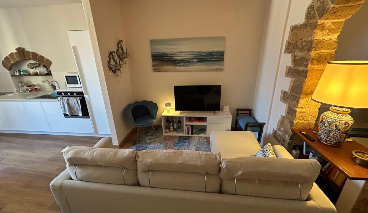 94f920f9-fa09-48c3-9ec6-7625dcc11c66