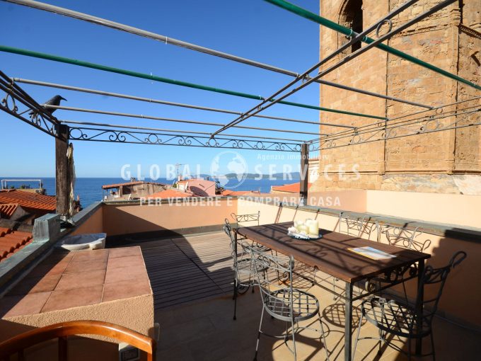 Alghero – Appartamento su due livelli con terrazza e vista mare