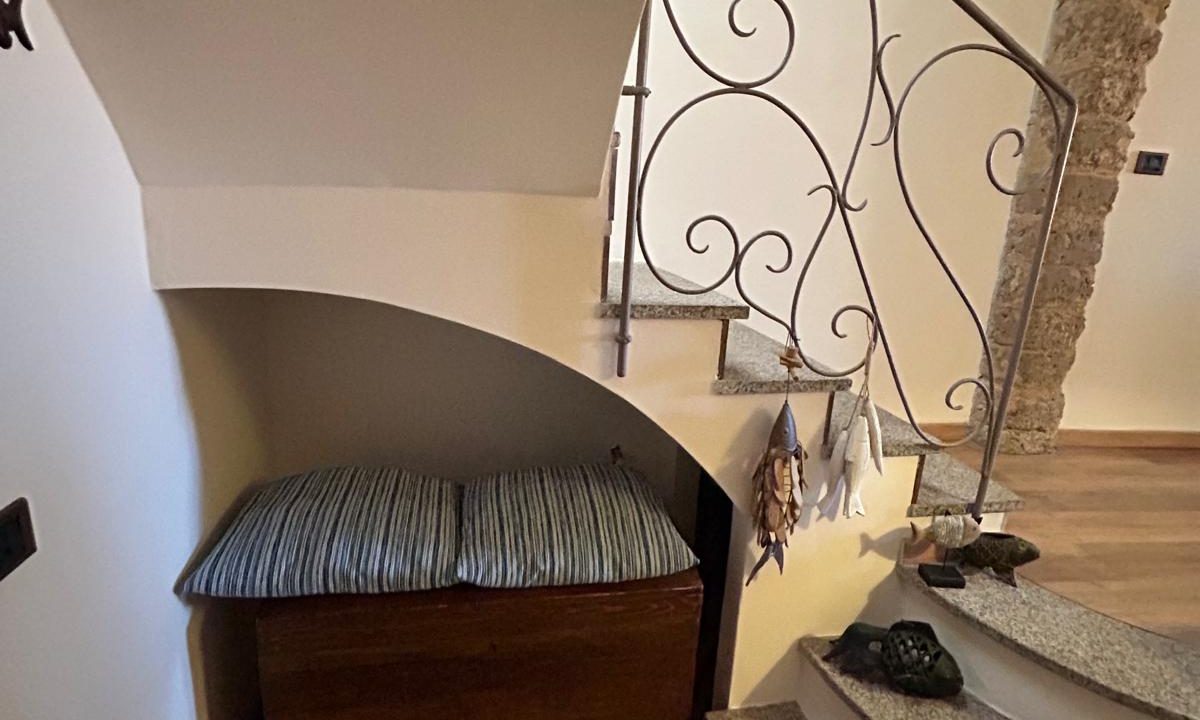 a89d679b-736f-4cbf-b101-3e0f7a07f8ce