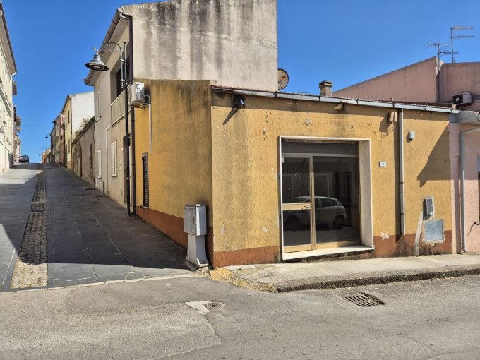 Casa indipendente con possibilità sopraelevazione