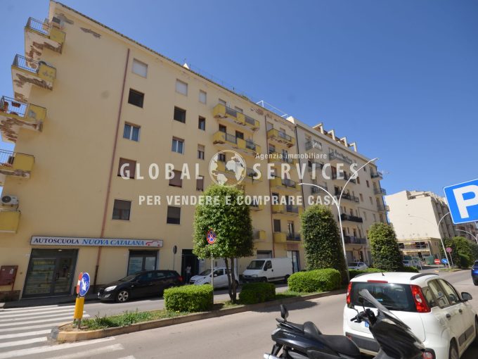 Via Giovanni XXIII: ampio appartamento da personalizzare