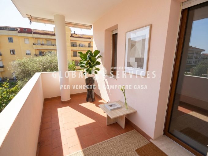 Quadrilocale luminoso con terrazzo, garage e cantina