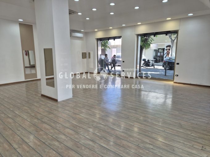 Locale commerciale in posizione centralissima