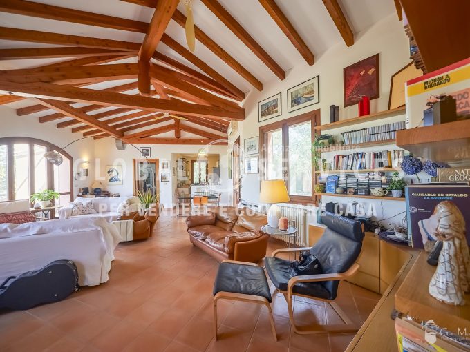 Prestigiosa villa con piscina e vista panoramica