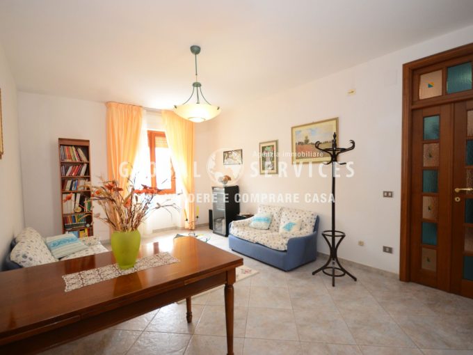 Zona centrale: spazioso appartamento pronto da vivere