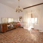 Appartamento indipendente con cortile, magazzino e posto auto