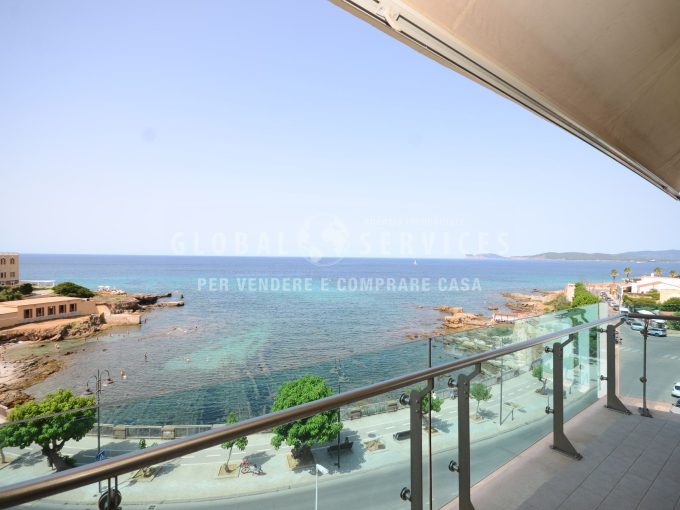 Attico con bellissima vista sul mare