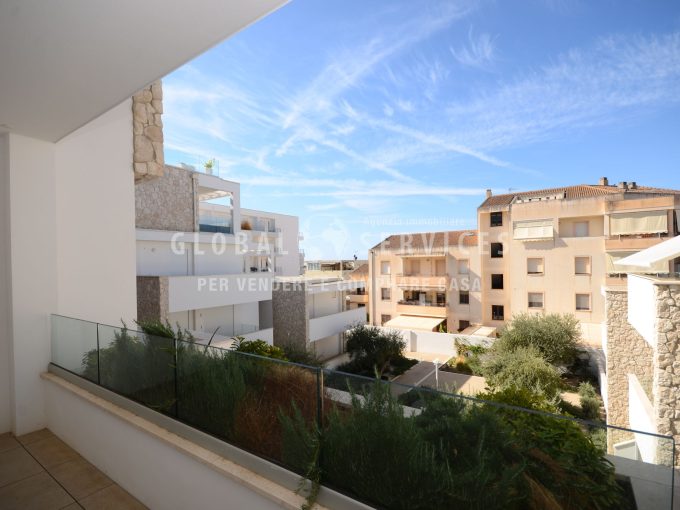 Trilocale moderno, eco-sostenibile con box e veranda