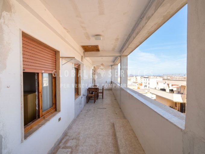 Attico con terrazza abitabile e lastrico Solare